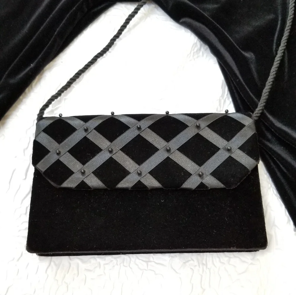N/A black velvet